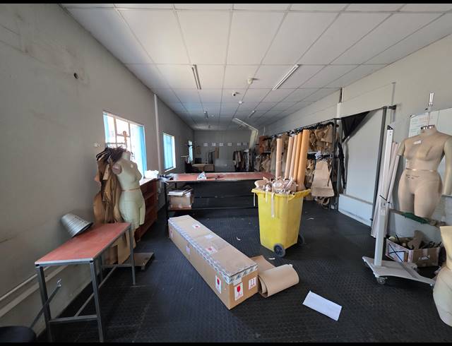3,360M² WAREHOUSE FOR SALE IN OPHIRTON